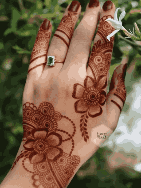 flower mehndi design