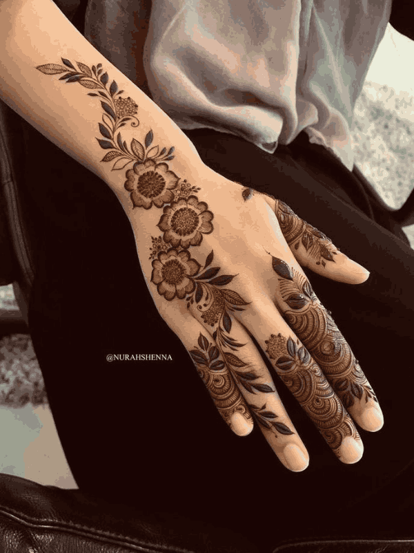 flower mehndi design
