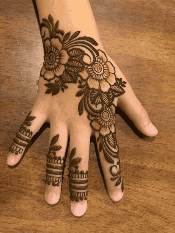 flower mehndi design