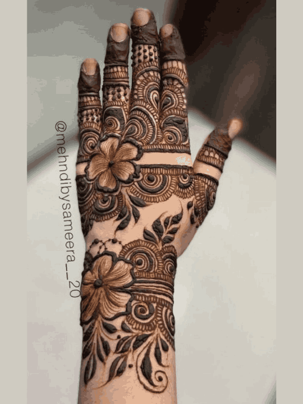 flower mehndi design