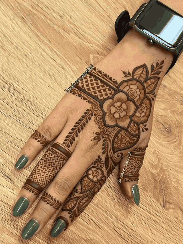 flower mehndi design